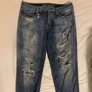American Eagle Destroyed Tomgirl Stretch Jeans 10